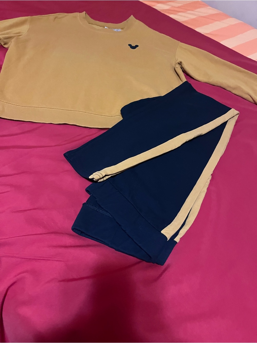 Divided Black leggings with Mustard Side Stripes with Crew neck sweatshirt